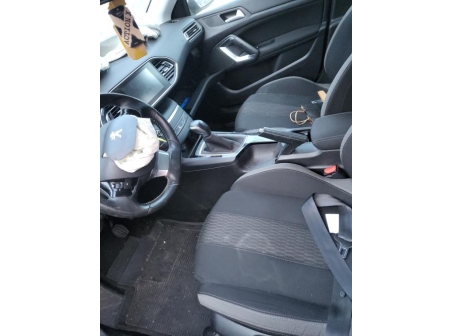 Vehicule-PEUGEOT-308%202%20PHASE%201-2015-41e4f61d2bd506199bdfd08420f6ad30e87f409e97ed645c8dc2a649a1c8a064_m.jpg