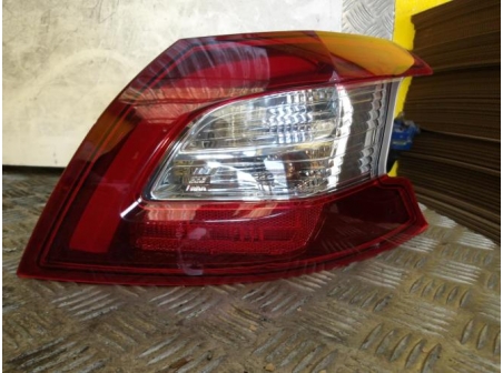 103995015-2156f1d1-4fd2-40ed-bbe1-3d285301e402-Piece-Feu-arriere-principal-droit-PEUGEOT-da30bf33475df2f3fc1210930e45c71c6495ca9833900bcafd3d19e18c68d65b_m.JPG
