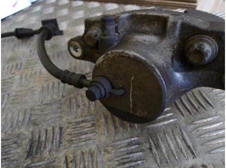 104002424-e13b837b-c9f6-4c22-894f-eb0c535cd4c7-Piece-Etrier-avant-gauche-PEUGEOT-9dfa99dff3847b8341a644a94fdb2f5b4bf3803c0a81557fb56166c47938122f_m.JPG