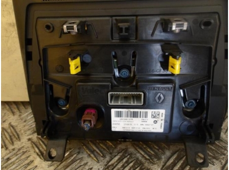 104069463-22aa4a4f-3933-41f3-98f6-2a4b605ce620-Piece-Autoradio-dorigine-RENAULT-CLIO-5-15-BLUE-DCI-8V-TURBO-b2a54def3a5e908e2b2bc0508eb12884bf1097b67dfeff44ada707545803b05a_m.JPG