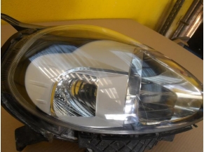 104287188-5f755885-8015-4b5e-b87f-c79f24f78adb-Piece-Optique-avant-principal-droit-a0c7085d10e074dfe9f0e19c093909ced9d73bd40cc39d225e57b1f5e16a700f_m.JPG 2