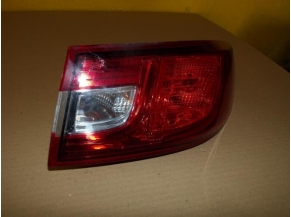 104367484-1ebddf86-5b1d-4622-ae5d-85f70646fcc3-Piece-Feu-arriere-principal-droit-RENAULT-5e87bf7675e1ad20a1469728e1e9980703b542c18df6425898431bfb7426c5a0_m.JPG