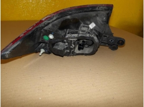 104367484-1ebddf86-5b1d-4622-ae5d-85f70646fcc3-Piece-Feu-arriere-principal-droit-RENAULT-5e87bf7675e1ad20a1469728e1e9980703b542c18df6425898431bfb7426c5a0_m.JPG 2