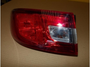 104367550-c4951eea-3166-45b6-922b-609072f574d4-Piece-Feu-arriere-principal-gauche-RENAULT-00ff4272b3269c296581b0f7fc45602b033d1fa15579e91176f6e34ec6a484e2_m.JPG