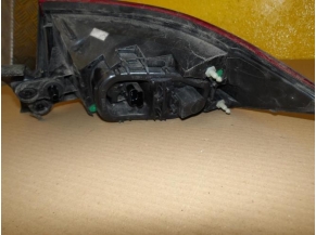 104367550-c4951eea-3166-45b6-922b-609072f574d4-Piece-Feu-arriere-principal-gauche-RENAULT-00ff4272b3269c296581b0f7fc45602b033d1fa15579e91176f6e34ec6a484e2_m.JPG 2