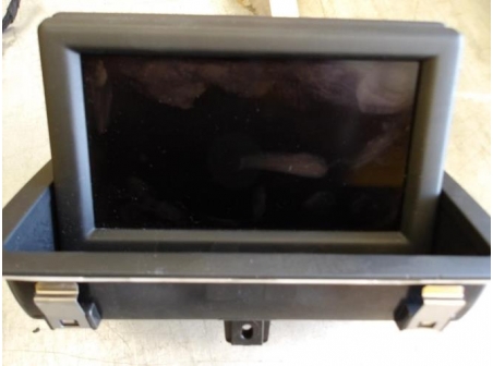 104390700-342df711-56f3-47c9-a1ab-21529d70363a-Piece-Ecran-GPS-AUDI-f85f9f87a8bd034870f0981af8130a296b18ffce44dc92f71f6847031b136fee_m.JPG