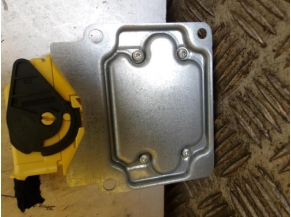 104391721-930ba0d9-0619-46b8-be47-939741170e06-Piece-Boitier-air-bag-AUDI-538f6640793f24894af8a12e34a72422348a785237cff9779b5ff93339b83185_m.JPG 2