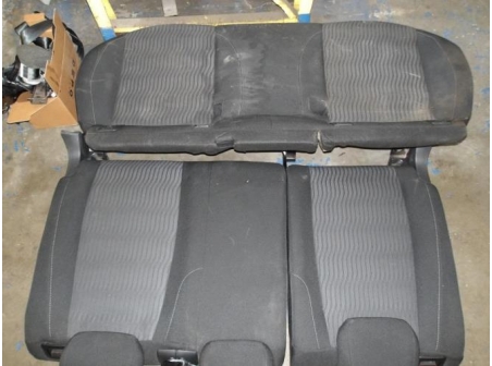 104472428-03d3e08a-93f8-4f50-9a4c-7385ad669c50-Piece-Banquette-arriere-PEUGEOT-d1ab537592c93b06a901fbc0cb6c9ec4efbc59c107cf2e8308b9b4174741ff5a_m.JPG