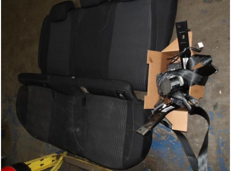 104472428-8c4ef06b-d007-4ddb-8838-43cbe7b6a5af-Piece-Banquette-arriere-PEUGEOT-0dadbad933b20064d470c1b07a2c686f7d4abfb44dcefee88941f7002ddd8997_m.JPG