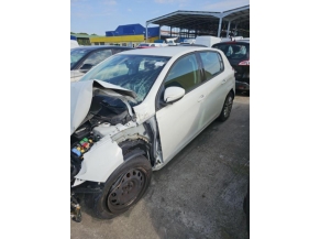 104472812-e7c10884-ce7e-43c7-ae6c-9eeaa87c356d-Piece-Eclairage-de-plafonnier-PEUGEOT-2cc6e85851a02f28024008fd3ce13f1e31f8d0a13558ac0b7de91b79b0d2c0de_m.JPG 2