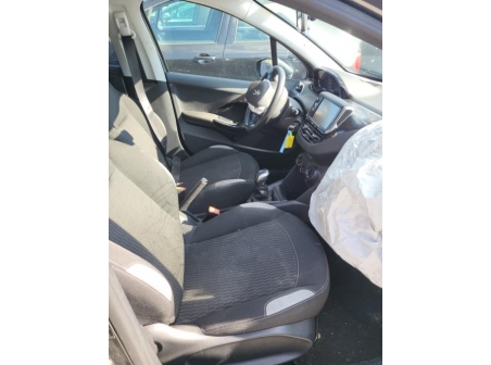 Vehicule-PEUGEOT-208%201%20PHASE%201-2014-b3aeaa5f6c9245ec749b836be6521e45f21783eaf70711d527229aa7efd08460_m.jpg