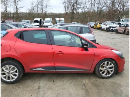 Vehicule-RENAULT-CLIO%204%20PHASE%202-2018-5caa158b5fbe650727e32e516a5e0df7bf3018cf901e9b9216426bce1fdf64ad_m.jpg