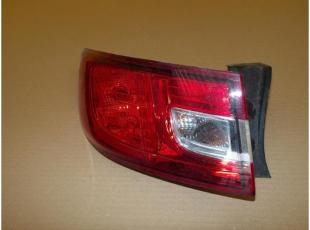 104527169-6edb3971-5989-4fdf-a0d8-055a61df53c4-Piece-Feu-arriere-principal-gauche-RENAULT-c8f1b2389a33f18678835ed25e76608e9dd55cb961390a5f0c715c4972014f41_m.JPG