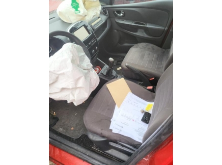 Vehicule-RENAULT-CLIO%204%20PHASE%201-2015-c9c5d82bc06844ee92d300612395fdb55e8387e99a1c809ad53d8ccedefdd036_m.jpg