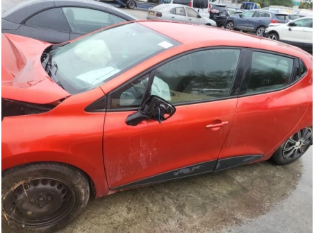 Vehicule-RENAULT-CLIO%204%20PHASE%201-2015-595d851c146157fadab034315cb70bd1b9cbb6fccb8bead67d3ce0f2c2891f77_m.jpg