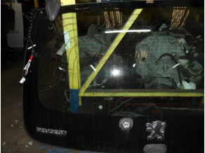 104617228-52e62a9f-97ce-4de1-a8cd-05c3331e4454-Piece-Lunette-arriere-PEUGEOT-107-PHASE-2-10i-12V-3bdafd65f6b4cdf7aca41a1b0f376dc7f5d52e603b35200c61926939de10bdbf_m.JPG 2