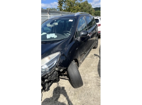 Vehicule-RENAULT-GRAND%20SCENIC%203%20PHASE%203-2015-d9b8185e39232bbe8de8a610c4bf05ef058b212f209101022e7c40497596e4b4_m.jpg