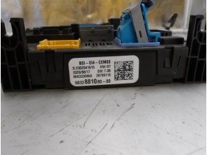 105209317-8684a894-ad74-48e2-92fd-f2f76a7d736a-Piece-Boitier-BSI-PEUGEOT-a55eff14717bb1bae767e225e1cececcc8722fe57d8958b8414648de30a7ea00_m.JPG 2