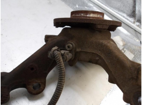 105210006-ad2d73e3-1bfd-4370-8138-26093eb7b449-Piece-Moyeu-avant-droit-PEUGEOT-518762c429d21bf77a49d3b1a3bb45a4040612a703a9c47b8c5049d4d5cebb13_m.JPG