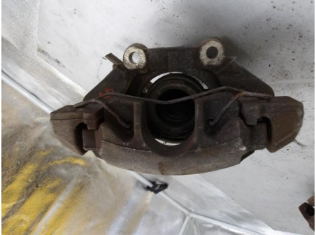 105211314-dbb28a1b-177c-4521-8c6b-5ba6f08eed2a-Piece-Etrier-avant-gauche-PEUGEOT-b0069bc4d08c7b970fea9157b32a73ba3b8f085dd6d8b9609d2a976f3ed60f71_m.JPG