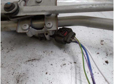 105212101-033395c9-c6aa-41ff-baf2-9dac42ad829a-Piece-Moteur-essuie-glace-avant-PEUGEOT-e966f1583beccf816dbc63796e0125f55b881794937be229c35166fd91600ada_m.JPG