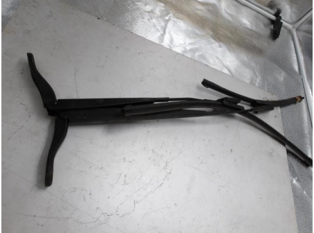 105212186-7e794ac7-03f6-4c32-ab29-dd21467d5af2-Piece-Bras-essuie-glace-avant-PEUGEOT-9daece7839245d9323e0562c087880020a1894a1d17a51c29677f6f3823ecbf8_m.JPG