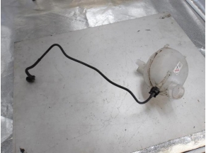 105212570-dcb1cfa4-c512-413a-bcbb-266f0603e560-Piece-Vase-dexpansion-PEUGEOT-193e6bac4e9bf2edd132d53b98cbcc7be6a9511153938ec682a8dc7aa2177e15_m.JPG 2