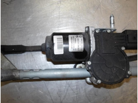 105275073-e56cabc2-9e6a-4b45-8e4a-5056e90cf22c-Piece-Moteur-essuie-glace-avant-SEAT-496a951f12a9c1bf61e21b386662897432c13be172f43a72a6040ae935c2dd96_m.JPG
