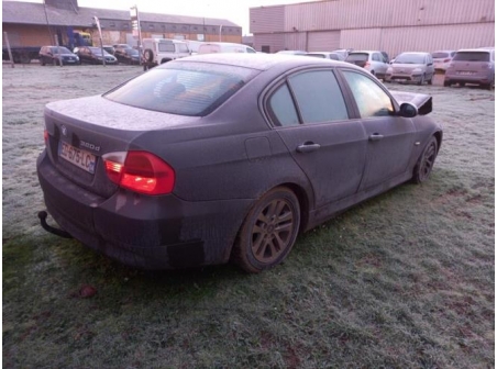 Vehicule-BMW-SERIE-3-E90-PHASE-1-2006-ca3e0eba67d7ac258b3bd555e23dea79d552dfba63d92cedfa1ba3eb0e347a02_mtn.jpg
