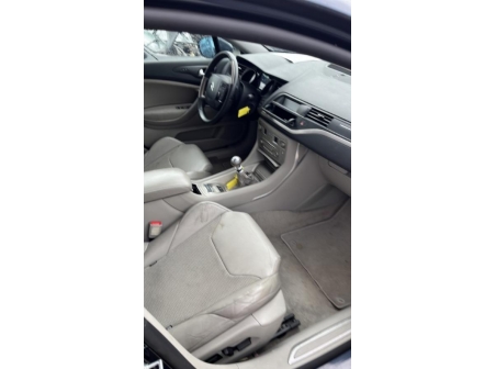 Vehicule-CITROEN-C5%202-2008-3ca370617e886fa67f13dc199d30ade4b23366cbf26945355bd5b3e23953b919_m.jpg