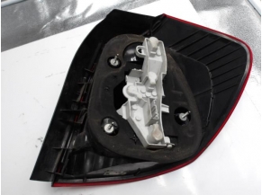 105325095-490a96d8-4080-4d22-a283-0999b836f60e-Piece-Feu-arriere-principal-gauche-BMW-659bb4c244433c5150deb22bb28f90824f603488237967a8391ea7ec65d69e94_m.JPG 2