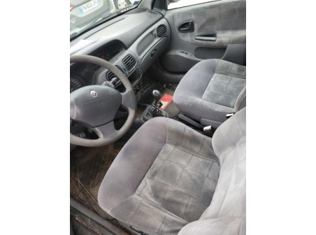 Vehicule-RENAULT-MEGANE%201%20PHASE%202-2001-7c0801aeeb7bdb735c63894b6f2dadb3491de10f2b5045786199655c2c4e49cb_m.jpg