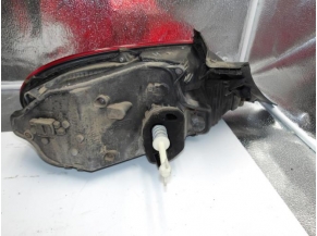 105348914-d60452e4-5b94-4a01-a165-179dfe305c16-Piece-Feu-arriere-principal-droit-VOLKSWAGEN-9261160dd5bf1c19af3886a3914665f5a2bfd715f6bffc4a28948a1d383bfe8a_m.JPG 2