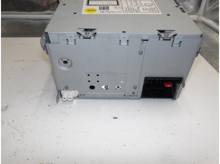 105348992-1b681a16-053d-4a50-9cf9-392e0ec11ba7-Piece-Autoradio-dorigine-VOLKSWAGEN-76d81d2a71c593d5f92463246daa1a9c7dfcbd401faf89502b835f739a3c25df_m.JPG