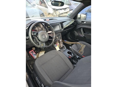 Vehicule-VOLKSWAGEN-BEETLE-2-PHASE-1-2012-678881dc75862fa025fdd318535d841f9fb9af0c56a0fbd0cb58173b10f24aab_mtn.jpg