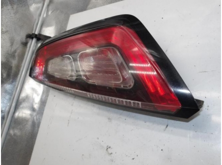 105355211-c35ab86b-6492-4069-8012-f13730b68fcb-Piece-Feu-arriere-principal-droit-FIAT-PUNTO-3-12i-8V-8721f54872aadaaa36d7bbb9e8b1ad31c2fc450ee07c8ba88a40063721bbf35e_m.JPG
