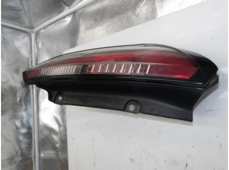 105355211-d3e32454-3965-443f-abd2-5fb6d40b66d6-Piece-Feu-arriere-principal-droit-FIAT-PUNTO-3-12i-8V-95168a51fbd8c555eecb3ff8fa871abbc3d1c046546c1e8fbea88cd48a586fcd_m.JPG