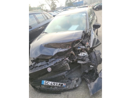 Vehicule-FIAT-PUNTO%203-2012-5de6cef30ffdcd418fc3516be0e5f098c3ef0cb966b84fbd1b2fa063870aa773_m.jpg