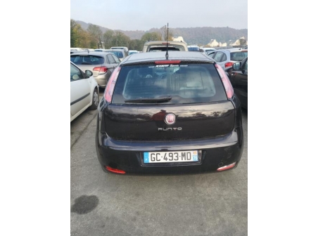 Vehicule-FIAT-PUNTO%203-2012-982f287616571e4293393d4178dbf79f660700ca6aa8d735f695fdb1994c9d0b_m.jpg
