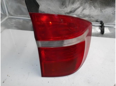 105411472-2b8c8174-9e98-4cd7-805a-2d196f853e14-Piece-Feu-arriere-principal-droit-BMW-525d91dd9450df760fd58cbe06ad7242b5cea30060b441cb184e765826d6d427_m.JPG