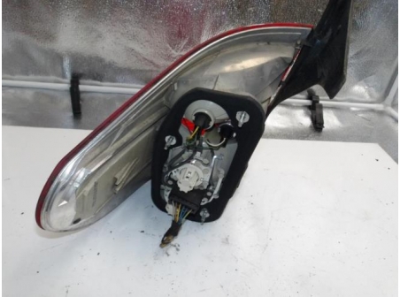 105411472-4155eea1-829e-4e33-b15c-58542e796ada-Piece-Feu-arriere-principal-droit-BMW-967968b788d00e8f6a7b86104dc57b5fffdd379b4c177e2669cebfda38c577c1_m.JPG