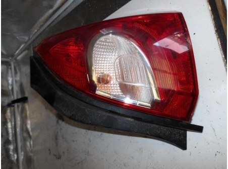 105455764-9a24f9c8-e172-434a-ae63-54ec71b7027f-Piece-Feu-arriere-principal-droit-RENAULT-463a7bb45b39cf228590400e7c10dcc586467fc106b60a0cae3ea021dd13b643_m.JPG