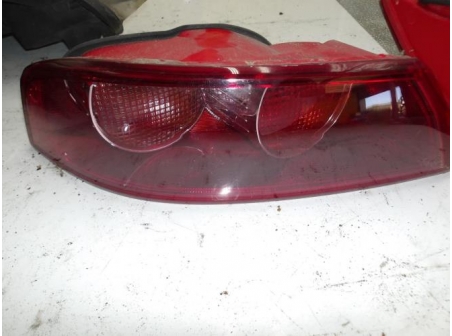 105470477-c0174f85-09b8-47d7-8adc-787396377e4f-Piece-Feu-arriere-principal-gauche-ALFA-ROMEO-739fefc160a24bd2aac548c0ad39431967eeb8d852be6005a58d775be1cf8f95_m.JPG