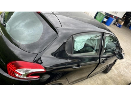 Vehicule-PEUGEOT-208%201%20PHASE%201-2012-ba920ad3e4b7c54b89eb9d005f180ebd657ecf8b65e9dab10028d282c223145e_m.jpg