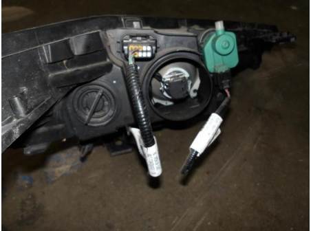 105517212-c9eb1ef6-6756-4913-a586-36e4942a49da-Piece-Optique-avant-principal-gauche-RENAULT-ZOE-1-ZE-ELECTRIQUE-bb908969d332b3cdb96a08130065c6389b5c6e638567b702452a9e19261740b8_m.JPG