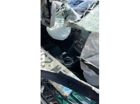 Vehicule-RENAULT-MEGANE-4-PHASE-1-BREAK-2018-1b01d7c6f7fa11063ea8fa419e7b3f6f4b684b4746a8677f84af4c98c8c44b2d_mtn.jpg