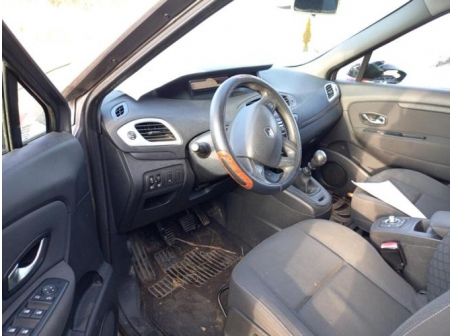 Vehicule-RENAULT-GRAND-SCENIC-3-PHASE-1-2010-744fac8736ef5b2e8da07551cebcb05696bcb179f2ff472916f59da671d0b979_mtn.jpg