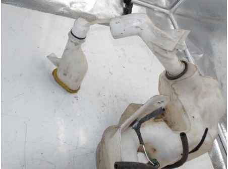 105544046-a3ae0564-d1a8-4ec8-b313-239687bce814-Piece-Vase-de-lave-glace-RENAULT-b76cca98ce31c81578ee49d8d2cc1211778673af0cc3cb11707939d0670fb81e_m.JPG