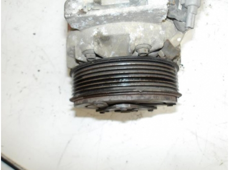 105544172-612c658d-cb8d-4bf6-b7d8-2024335131cf-Piece-Compresseur-clim-RENAULT-a8b73591951c004ebf94e3fa5f288506c017732d53c64790911ecacf7265a6fd_m.JPG