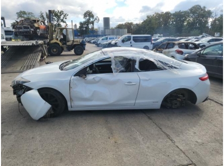Vehicule-RENAULT-LAGUNA%203%20PHASE%202%20COUPE-2014-a1aae0dadf02bea5cc0c4707653d4acd40c92609a6ec3e7ffd27d94268105673_m.jpg